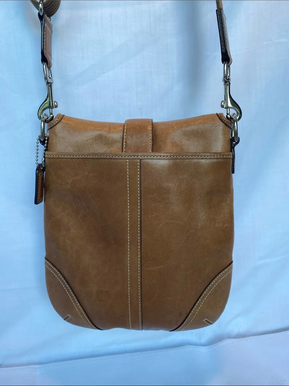 Coach Soho Tan Leather Crossbody Saddlebag Buckle Detail